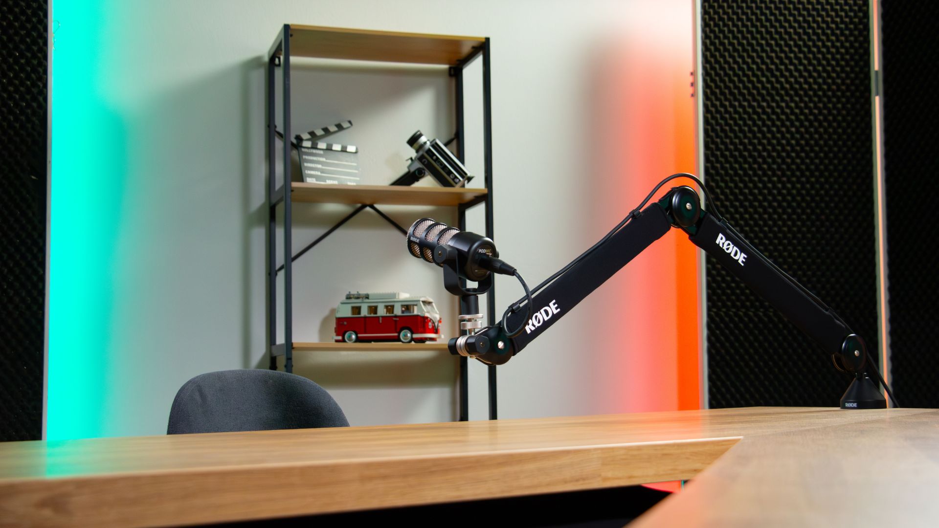 De podcaststudio van Zeeland Podcasts in Vlissingen